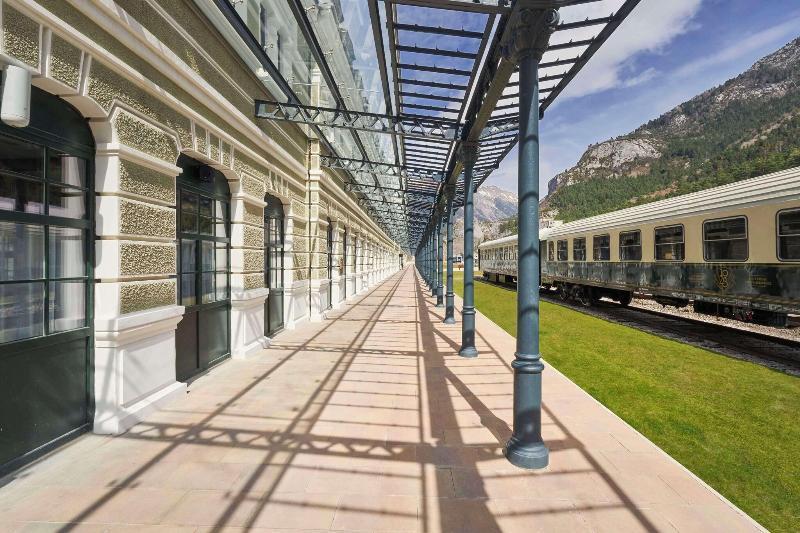 Canfranc Estacion Royal Hideaway Hotel Eksteriør bilde